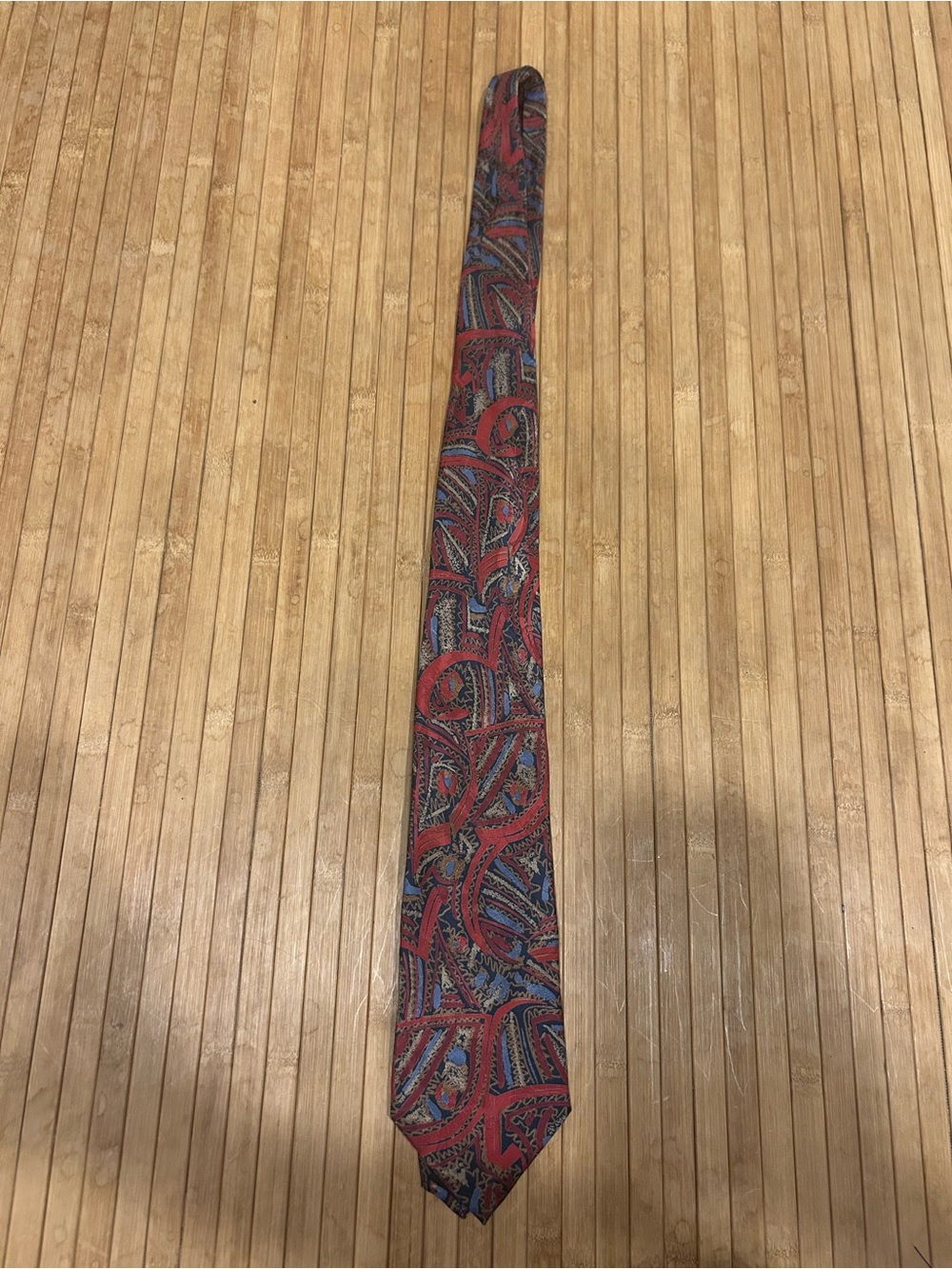 Secours Men’s Handmade 100% Silk Abstract/Geometric Patterned Red & Blue Tie